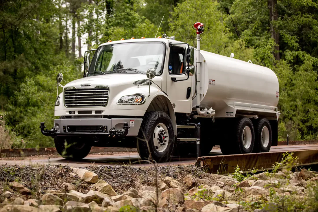 Ford F-750, 2,000 gallon Water Truck