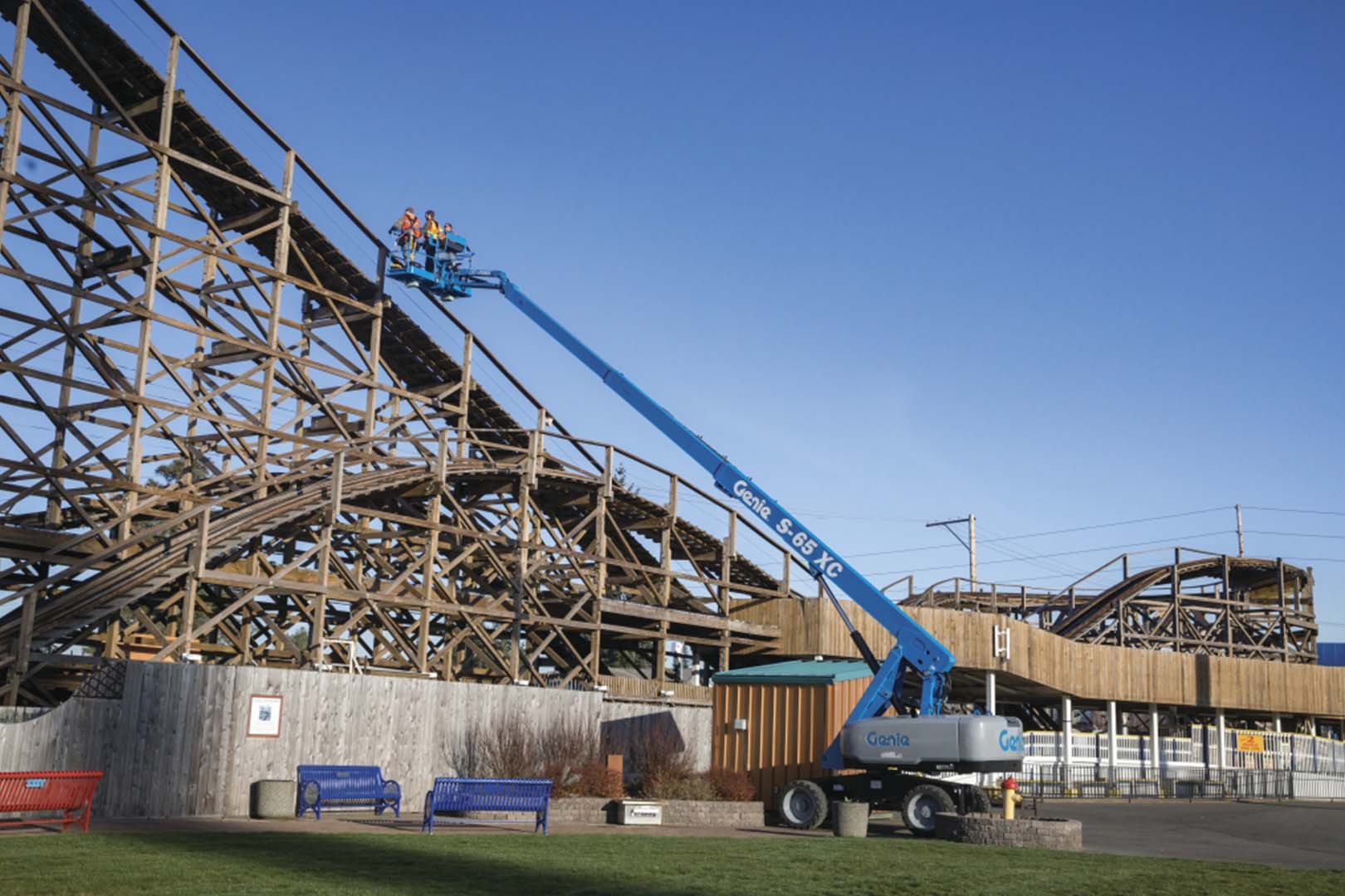 Genie S65, 65ft Straight Boom Lift, 4WD